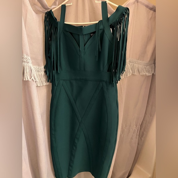 VENUJA - Woman - Green - Dress